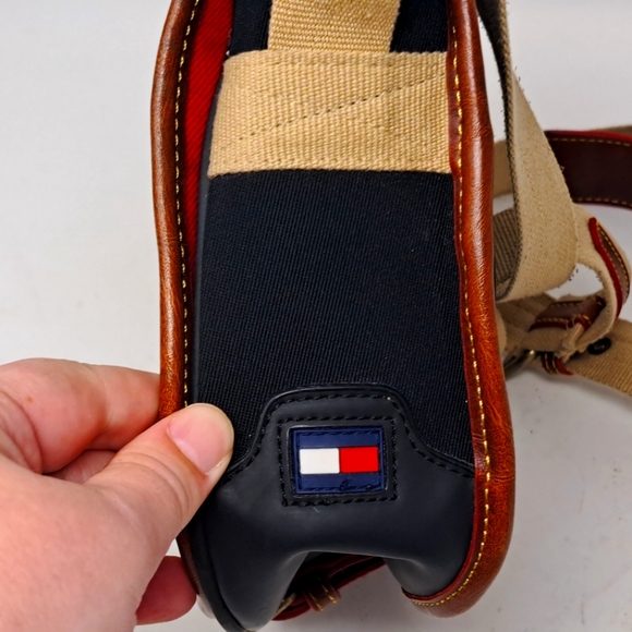 Vintage Tommy Hilfiger Crossbody Black Canvas Purse - Picture 5 of 9